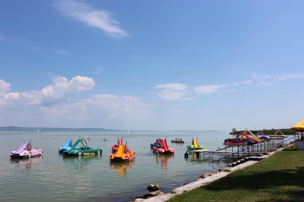 Oliver Inn Balatonlelle Esterno foto