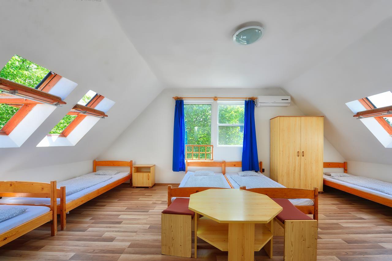 Oliver Inn Balatonlelle Esterno foto