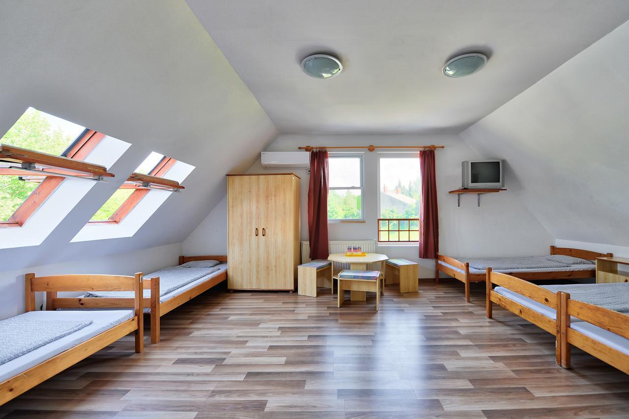 Oliver Inn Balatonlelle Esterno foto