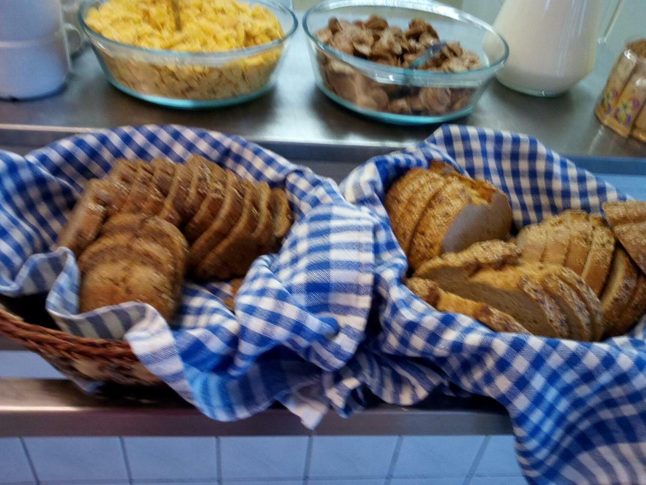 Oliver Inn Balatonlelle Esterno foto